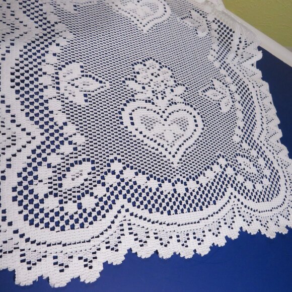 Heritage Lace Heart Design Cream Table Runner Dresser Scarf 32" long - Picture 4 of 10